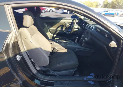 2016 Ford Mustang V6 z USA, uszkodzony, nr VIN 1FA6P8AM3G5303167